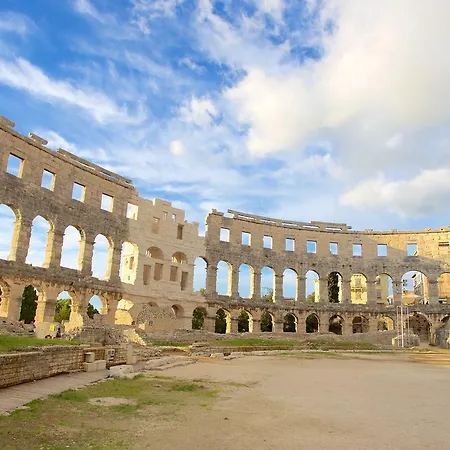 アパート Subcastrum *