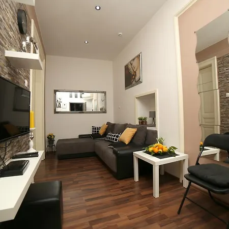 Subcastrum Πούλα